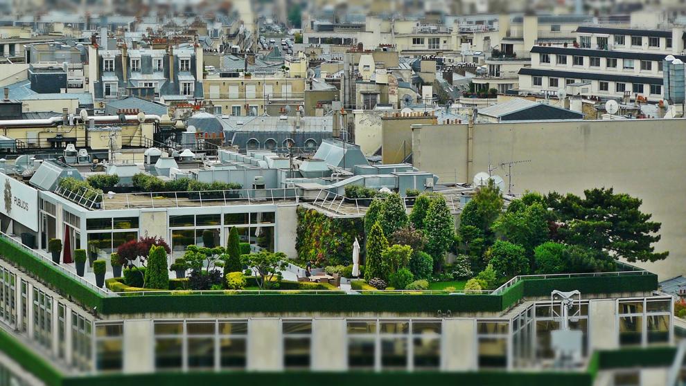 Jardins em um moderno edifício de Paris